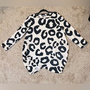 Moonlight Y&S Fashion Design White Tunic With Black Circles Size Medium NEW!